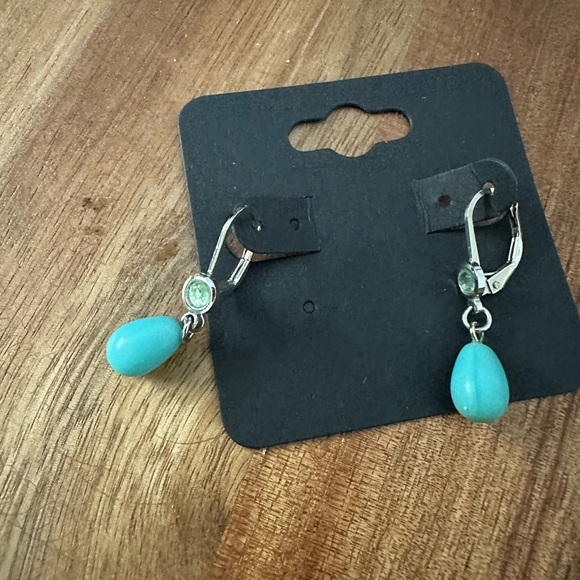 Turquoise Blue w/ Round Stone Above.  Lever Back Earrings. Silver Tone - Picture 4 of 5
